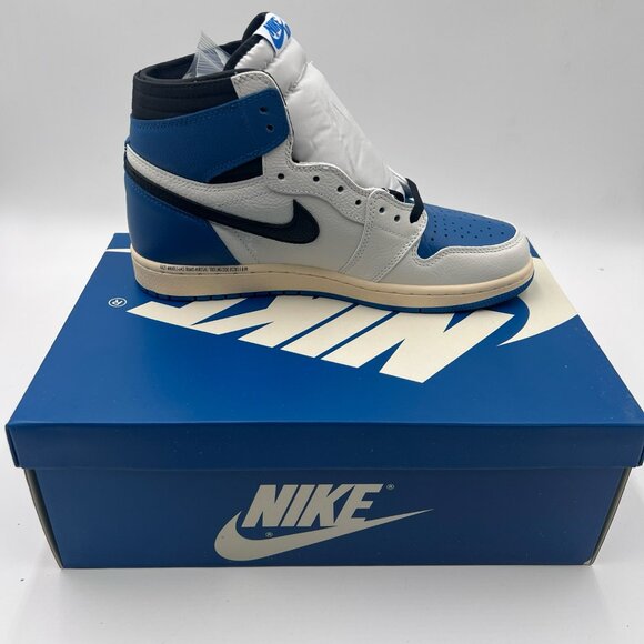 Athletic_Shoes